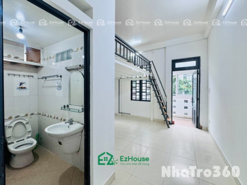 Gần công viên Phú Lâm