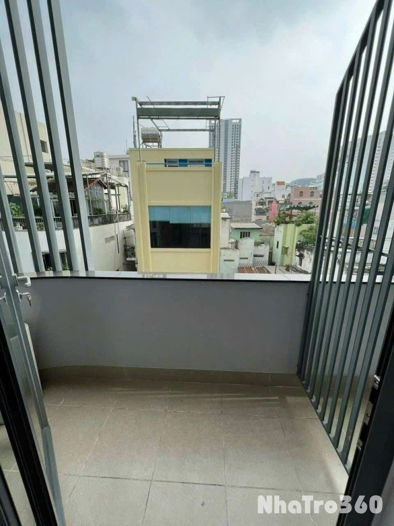 Cho thuê căn hộ Studio ban công Q1 gần cầu Ông Lãnh, cầu Calmette, chợ Bến Thành