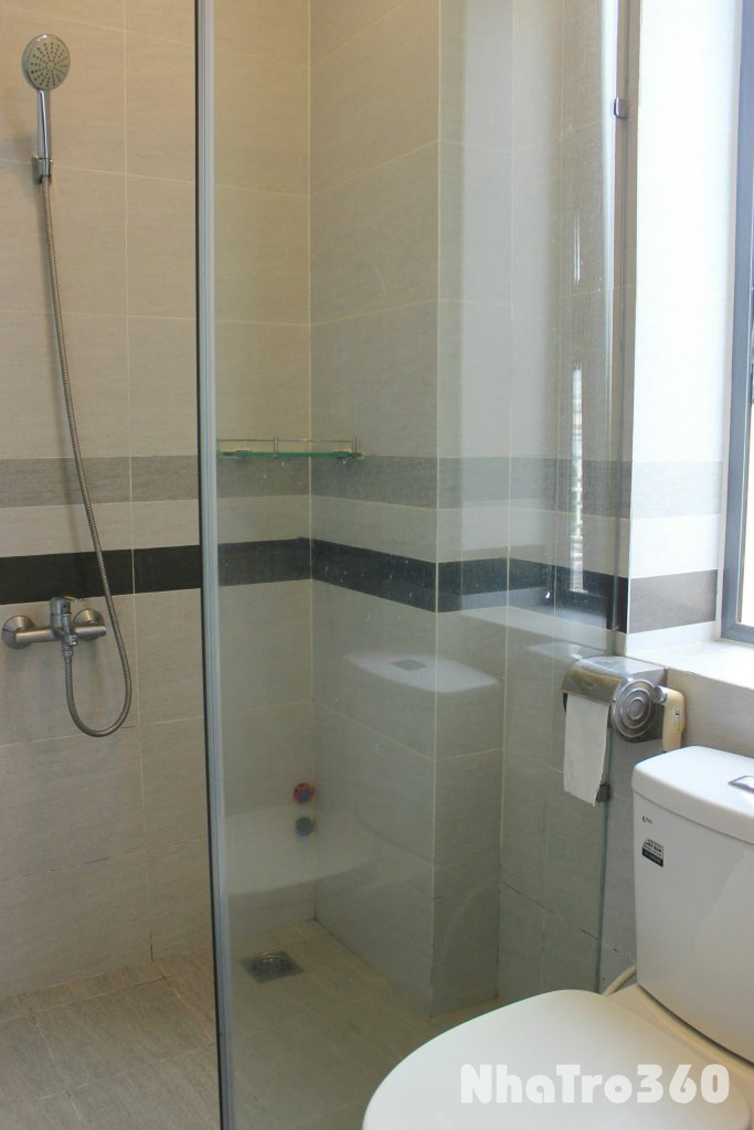 Cho thuê căn hộ Studio ban công Q1 gần cầu Ông Lãnh, cầu Calmette, chợ Bến Thành