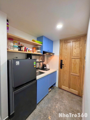 Phòng studio cửa sổ trời tách bếp