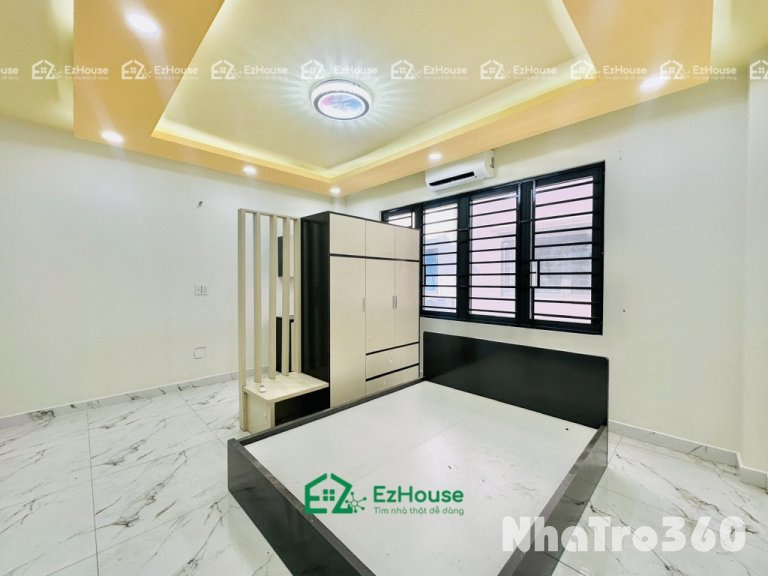 Gần công viên Phú Lâm