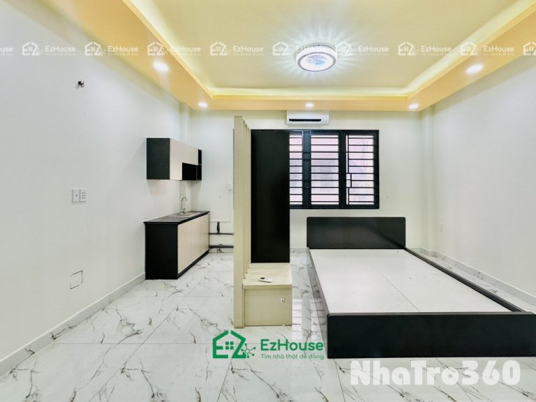 Gần công viên Phú Lâm