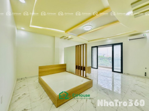 Gần công viên Phú Lâm