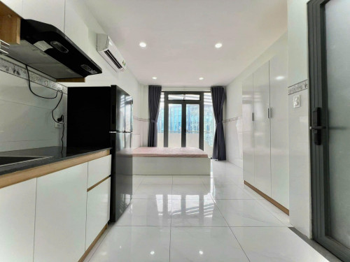 🔥🔥 CHO THUÊ CĂN HỘ 1 PHÒNG NGỦ 40M² GẦN SÂN BAY TÂN SƠN NHẤT, TÂN BÌNH – BAN CÔNG THOÁNG MÁT