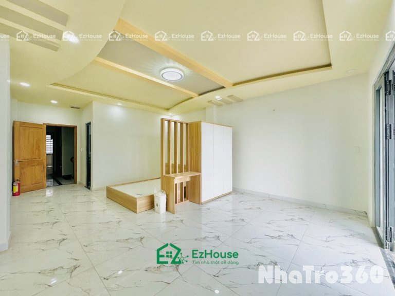 Gần công viên Phú Lâm