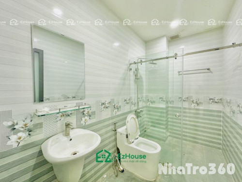 Gần công viên Phú Lâm