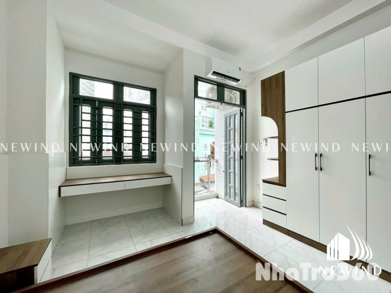 Cho thuê căn hộ ban công, Q4, Đường Đoàn Văn Bơ, gần ĐH Nguyễn Tất Thành, chợ Xóm Chiếu, Cầu Tân Thuận