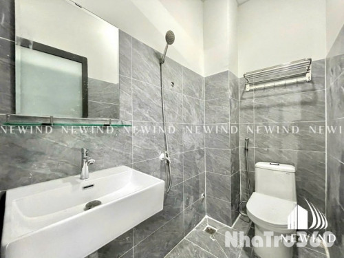 Cho thuê căn hộ ban công, Q4, Đường Đoàn Văn Bơ, gần ĐH Nguyễn Tất Thành, chợ Xóm Chiếu, Cầu Tân Thuận