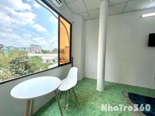 Phòng ban công 40m2 quận 10 đường Lý thường kiệt