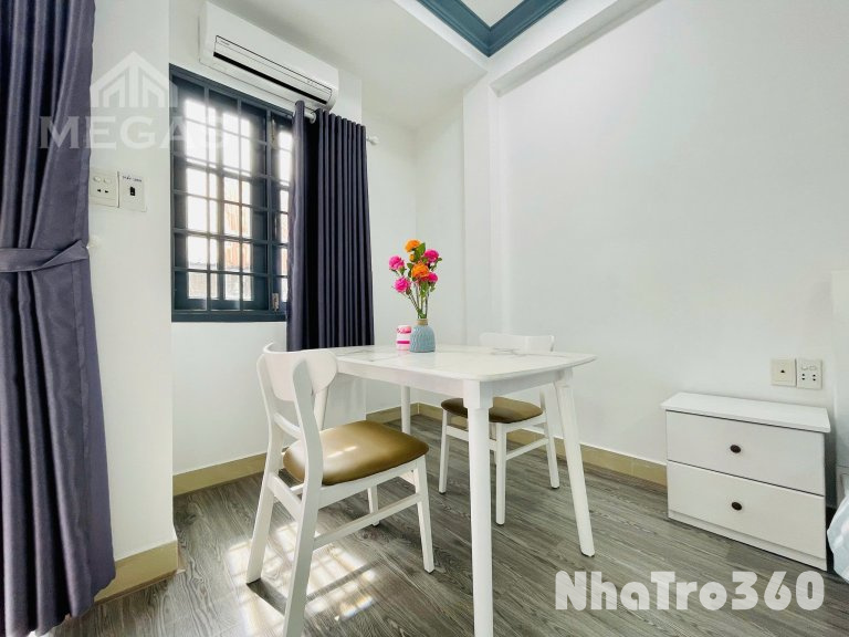 Cho thuê căn hộ ban công full nội thất Q1, ngay công viên Tao Đàn, nút giao Phù Đổng, chợ Bến Thành, Bitexco,...