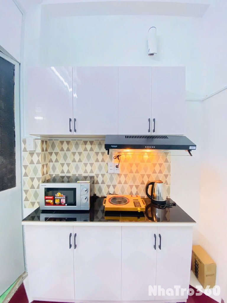 Phòng ban công 40m2 quận 10 đường Lý thường kiệt