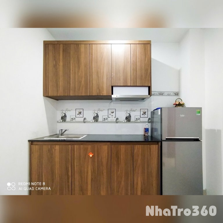 Cho thuê căn hộ 1PN, ban công, Q10, đường Thành Thái, gần ĐH Y Khoa, ĐH Bách Khoa, Vạn Hạnh Mall