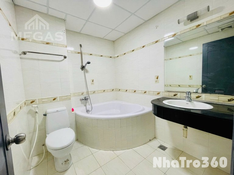 Cho thuê căn hộ ban công full nội thất Q1, ngay công viên Tao Đàn, nút giao Phù Đổng, chợ Bến Thành, Bitexco,...