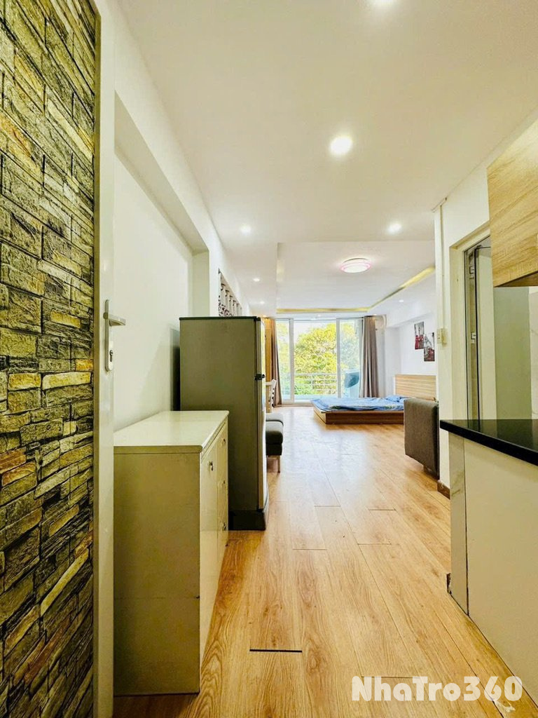 Studio ban công - full nội thất Q1 gần Đh UEH, Mở