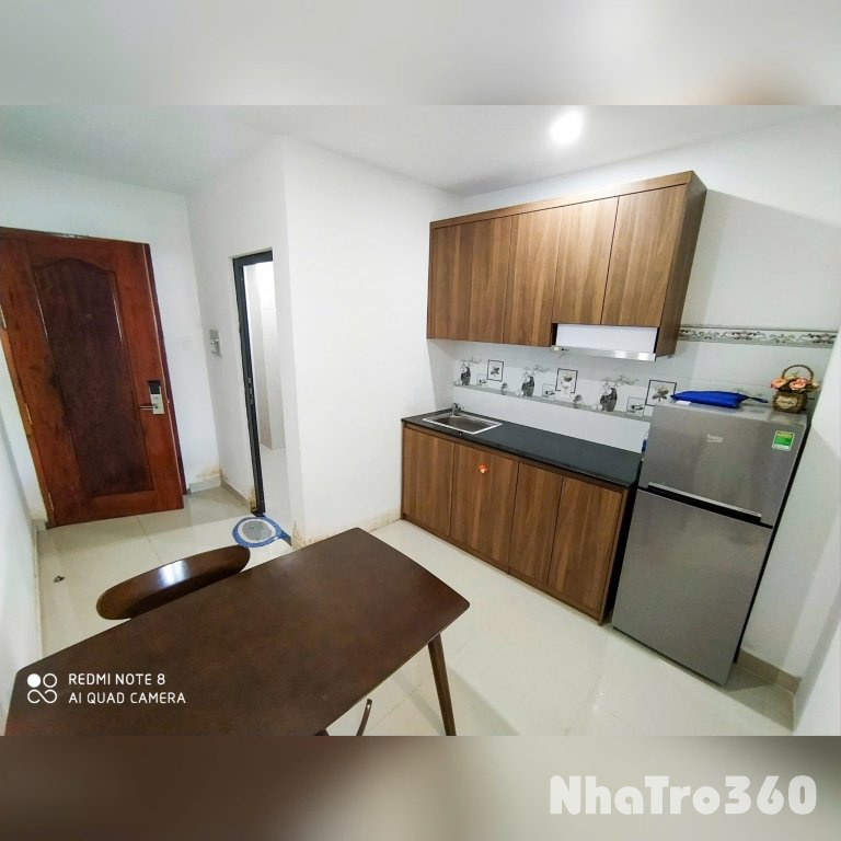 Cho thuê căn hộ 1PN, ban công, Q10, đường Thành Thái, gần ĐH Y Khoa, ĐH Bách Khoa, Vạn Hạnh Mall