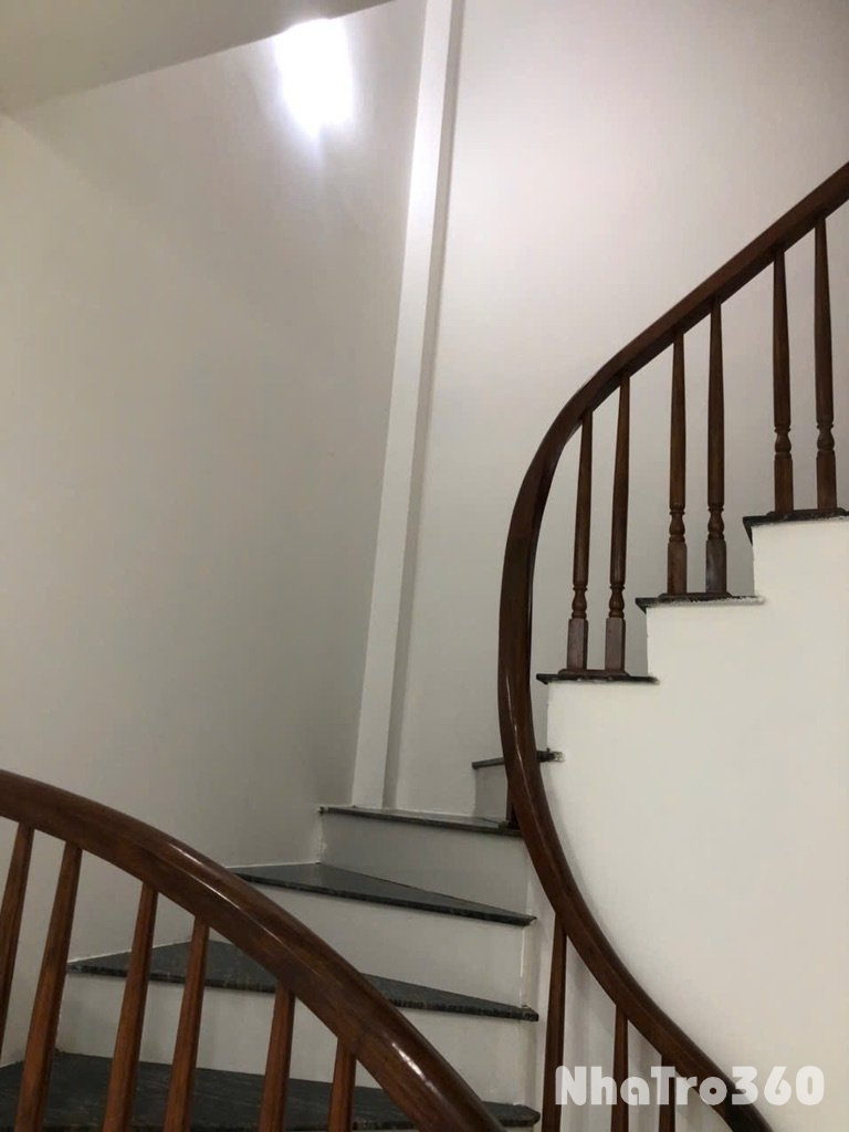 Cho thuê nguyên căn 4 tầng 1 tum full đồ cơ bản