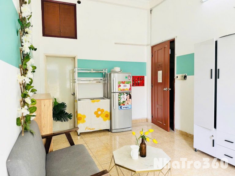 Cho thuê căn hộ ban công quận 4 - đoàn văn bơ - gần cầu khánh hội, cầu tân thuận