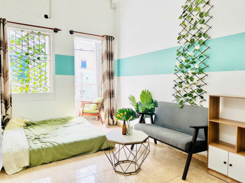 Cho thuê căn hộ ban công quận 4 - đoàn văn bơ - gần cầu khánh hội, cầu tân thuận