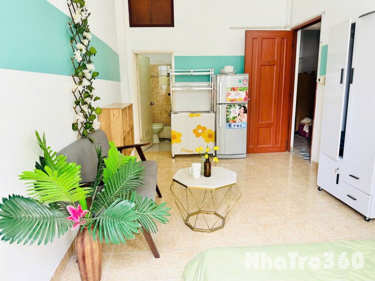 Cho thuê căn hộ ban công quận 4 - đoàn văn bơ - gần cầu khánh hội, cầu tân thuận