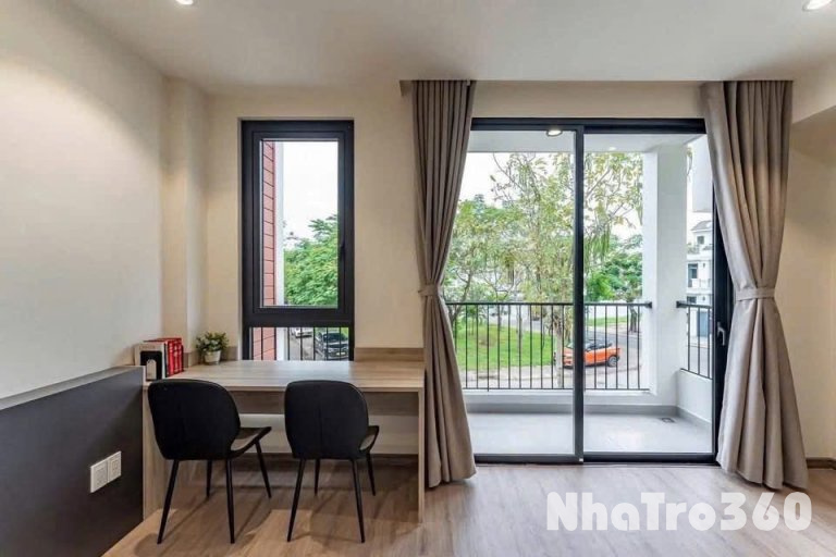 Căn Hộ Rộng Cho Thuê Tân Bình Ban Công Giáp Q10