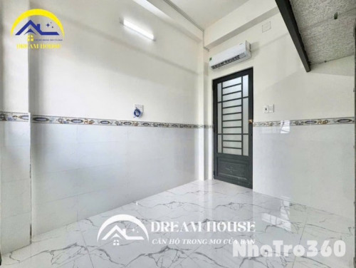 Căn hộ mini cửa sổ trời siêu thoáng ngay Bà Hom