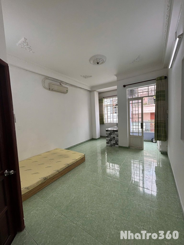 Cho thuê căn hộ ban công, Q8, Đường Dương Bá Trạc, gần cầu Nguyễn Văn Cừ, cầu Chữ Y, Công Viên Dạ Nam