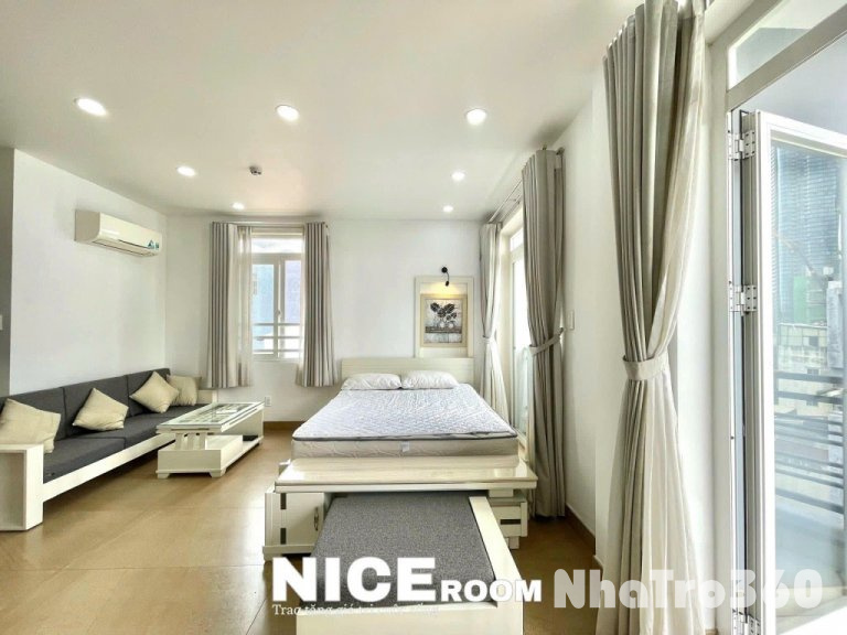 Căn hộ full nội thất ban công thoáng