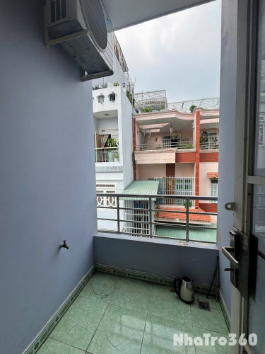 Cho thuê căn hộ ban công, Q8, Đường Dương Bá Trạc, gần cầu Nguyễn Văn Cừ, cầu Chữ Y, Công Viên Dạ Nam