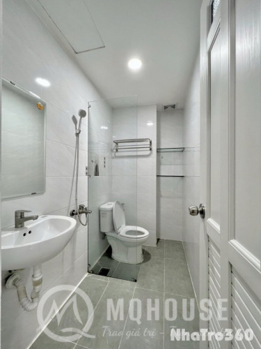 CHO THUÊ CĂN HỘ 1 PHÒNG NGỦ TÁCH BẾP CỬA SỔ SIÊU TO NGAY GẦN SÂN BAY