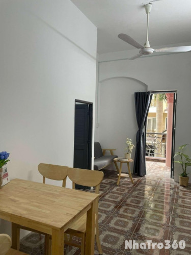 Căn hộ 2 phòng ngủ, full nội thất, 1/3 trống