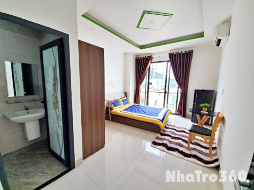 PHÒNG NGỦ BAN CÔNG LỚN CỰC ĐẸP NGAY QUẬN 4