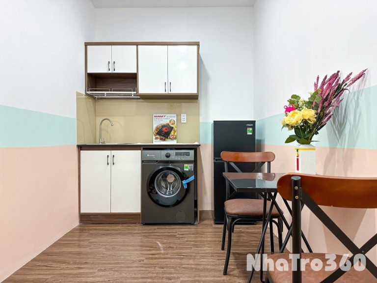 Căn 2PN ban công quận 1 ngày cầu Nguyễn Văn Cừ