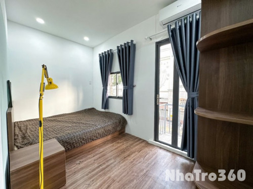 Căn 2PN ban công quận 1 ngày cầu Nguyễn Văn Cừ