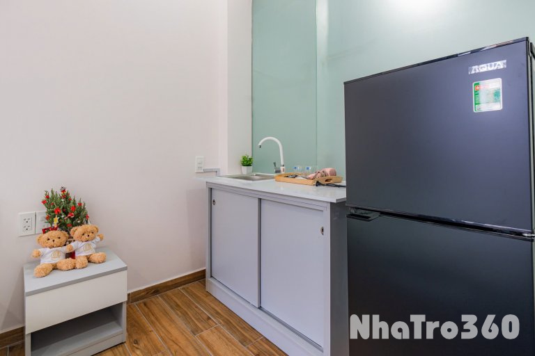 Cho thuê căn hộ ban công, Q1 || ngay Lê Thánh Tôn || gần chợ Bến Thành, Công viên 23 Tháng 9, Takashimaya