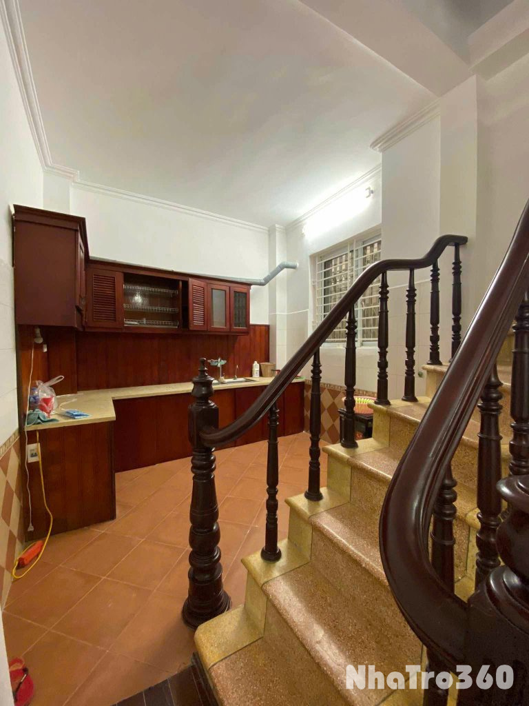 Cho thuê nhà riêng ngõ 127 Hào Nam, 42m2 x 4 tầng, 4 ngủ, 14 Triệu Full đồ