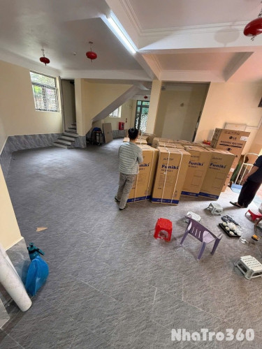 Ccmn mới rộng  rãi còn vài phòng ở được luôn