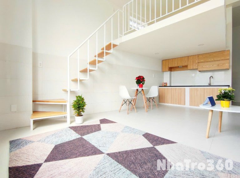 Cho thuê phòng gác to siêu thoáng ngay Lạc Long Quân Tân Bình