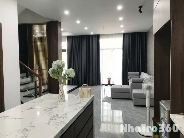 Cần cho thuê nhà 3 tầng khu đô thị Royal Park , Huế