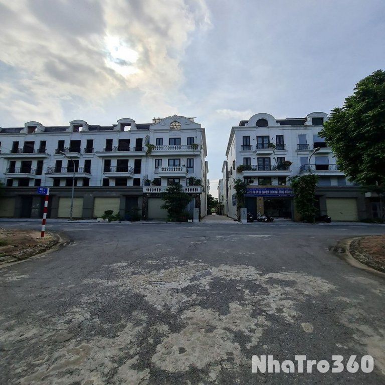 Cho thuê Shophouse Thuận An Central Lake 93m2 5 tầng. Đã hoàn thiện.