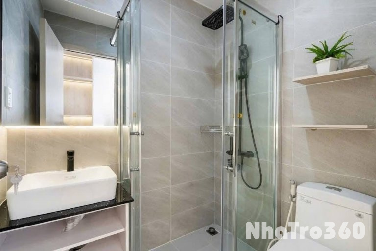 Cho thuê căn hộ ban công, Q10 || ngay Hương Giang || gần Huflit, CV Lê Thị Riêng, Big C Miền Đông, Vạn Hạnh Mall