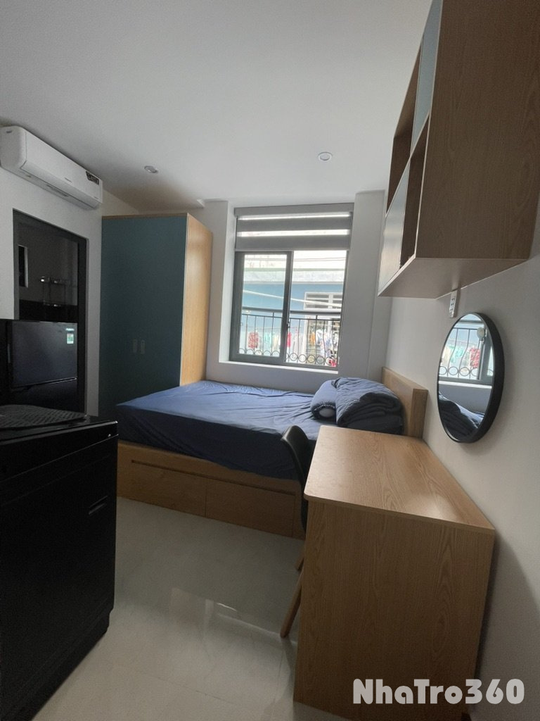 Nhà xây mới full nội thất ngay ngã tư Phú Nhuận