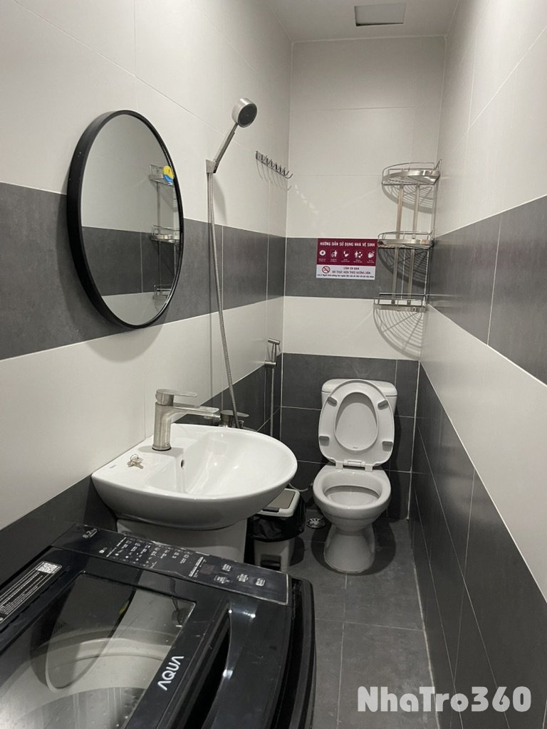 Nhà xây mới full nội thất ngay ngã tư Phú Nhuận