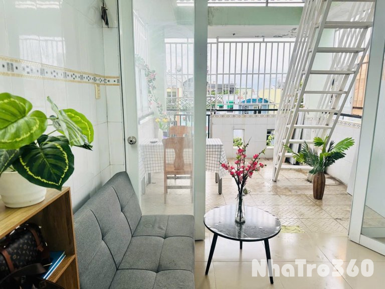 Cho thuê căn hộ 1PN, ban công Q4 || ngay đường 31 || gần cầu Kênh Tẻ, Công Viên Khánh Hội, Nhà thờ Xóm Chiếu