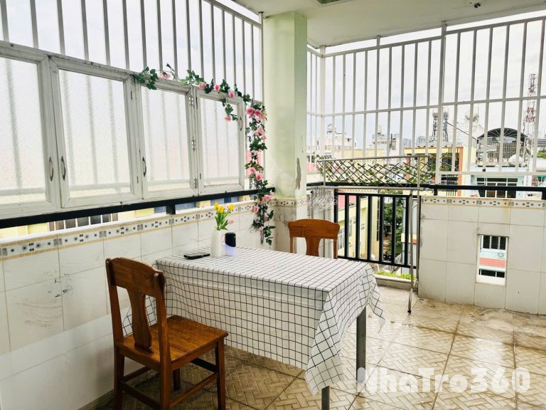 Cho thuê căn hộ 1PN, ban công Q4 || ngay đường 31 || gần cầu Kênh Tẻ, Công Viên Khánh Hội, Nhà thờ Xóm Chiếu