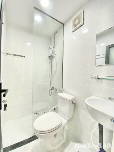 STUDIO CỬA SỔ LỚN/ FULL NỘI THẤT/ GẦN SÂN BAY