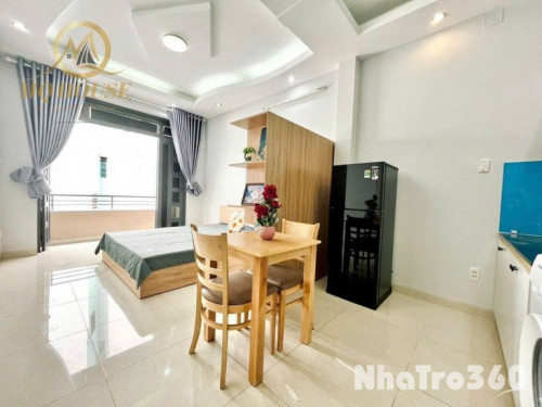 STUDIO BAN CÔNG FULL NỘI THẤT NGAY Q1