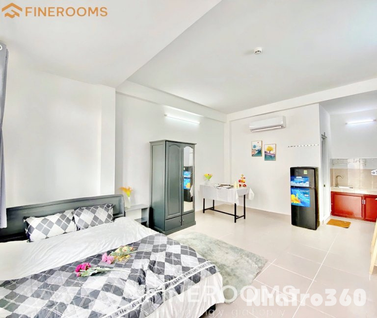 STUDIO BAN CÔNG GẦN CẦU VƯỢT HHT QUẬN TÂN BÌNH