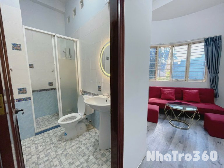 Cho thuê studio ban công quận 4