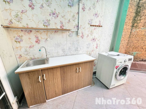 Cho thuê căn hộ ban công, Q10 || ngay Hoà Hảo || gần Đại học Kinh Tế (UEH B), Bệnh viện Đại học Y Dược, chợ Hồ Thị Kỷ