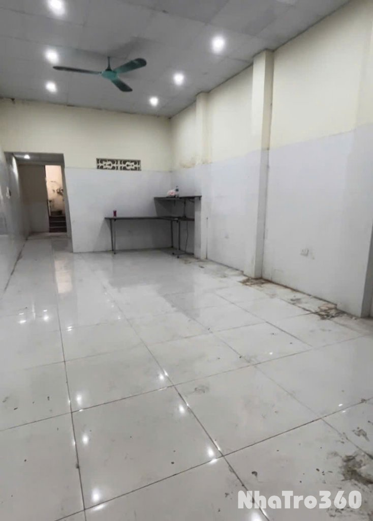 Cho thuê nhà nguyên căn ngõ 120 Tân Mai, 50m2, 2 tầng, 2 ngủ, 7 Triệu